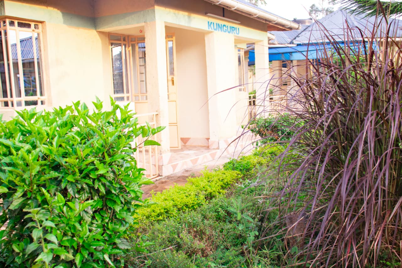 Cottage Kunguru Entrance