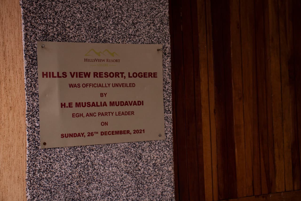 Unveiling Plaque Detail